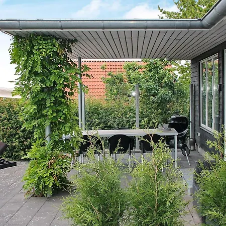 Prázdninový dům 8 Person In *