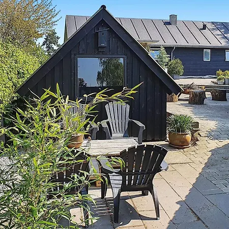 8 Person In * 宝可波