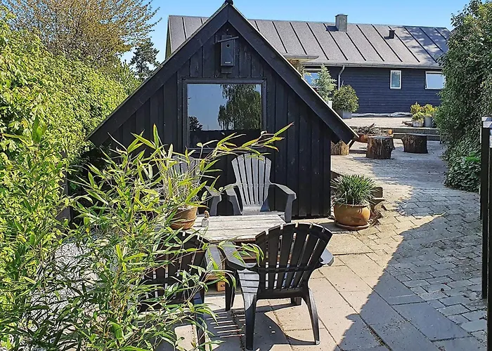 8 Person In * Børkop